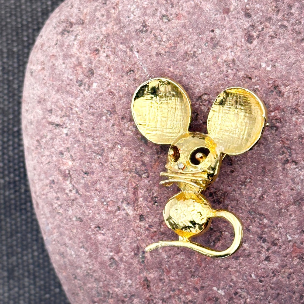 Vintage Gold Tone Mouse Brooch Curled Tail 1.25" Pin  Animal‎